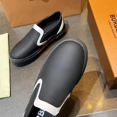 バーバリー ス カジュアルシューズ