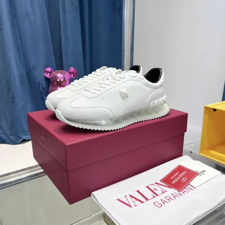 ヴァレンティノ スニーカー