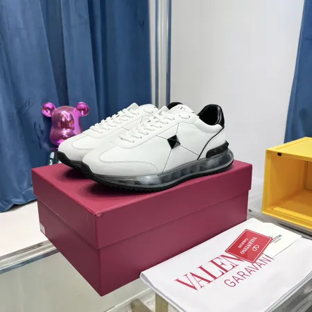 ヴァレンティノ スニーカー