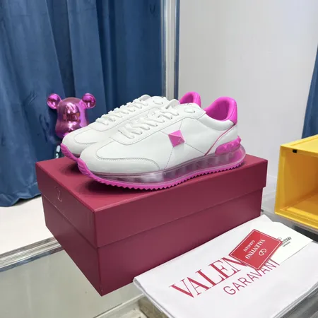 ヴァレンティノ スニーカー