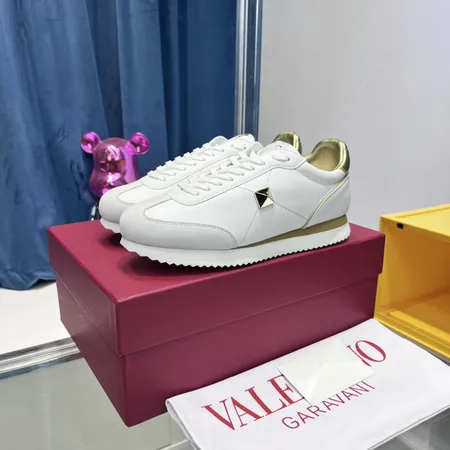 ヴァレンティノ スニーカー