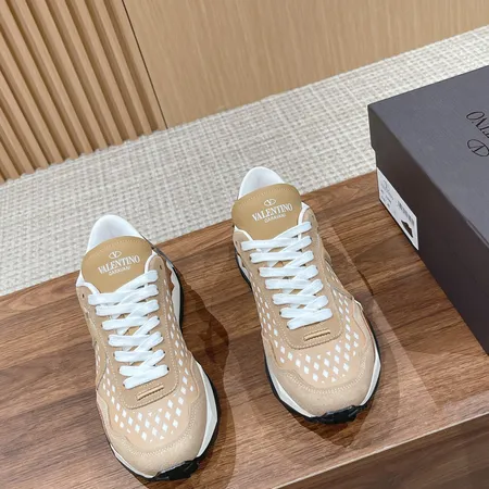ヴァレンティノ スニーカー