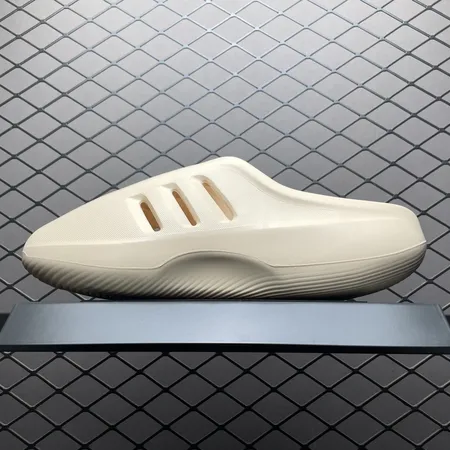 アディダス スリッパ