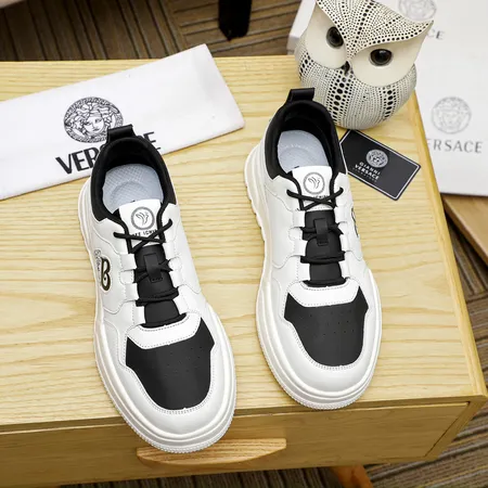 ヴェルサーチ カジュアルシューズ