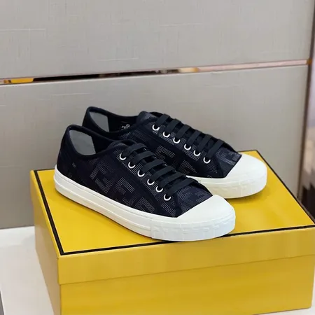 フェンディ カジュアルシューズ