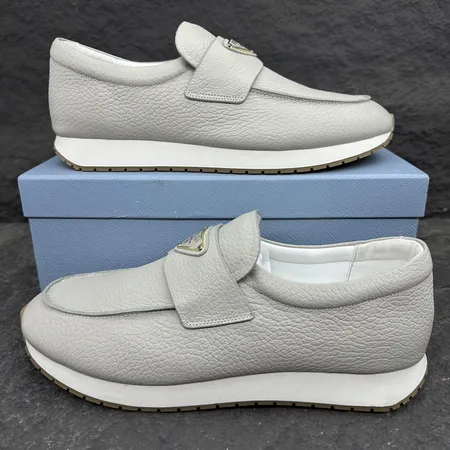 プラダ カジュアルシューズ