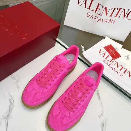 ヴァレンティノ スニーカー