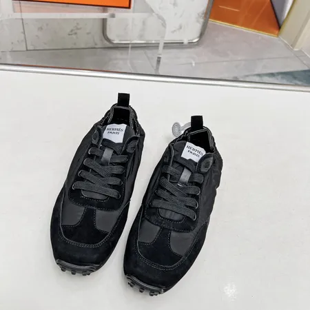 エルメス スニーカー