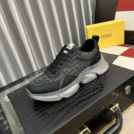 フェンディ スニーカー