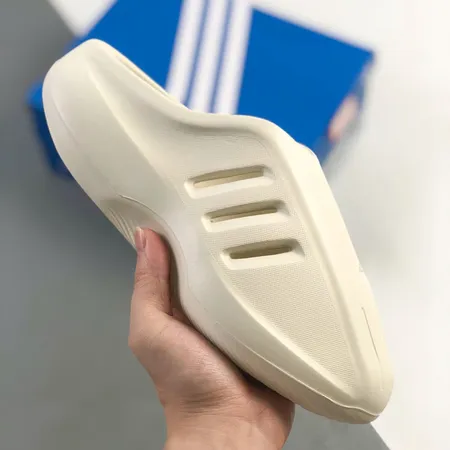 アディダス スリッパ