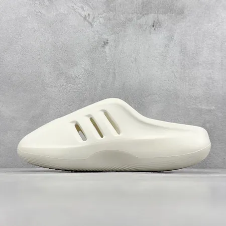 アディダス スリッパ