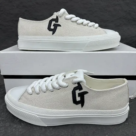 ジバンシィ カジュアルシューズ