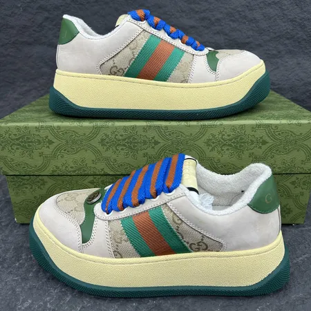 グッチ カジュアルシューズ