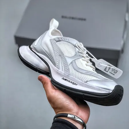 バレンシアガ スニーカー