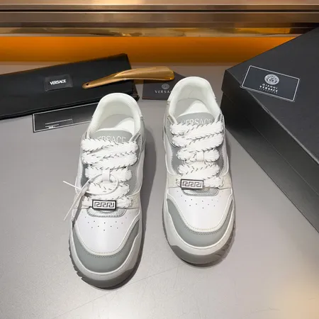 ヴェルサーチ カジュアルシューズ