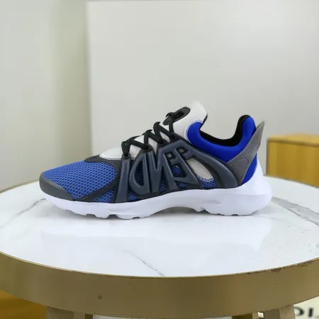 フェンディ スニーカー