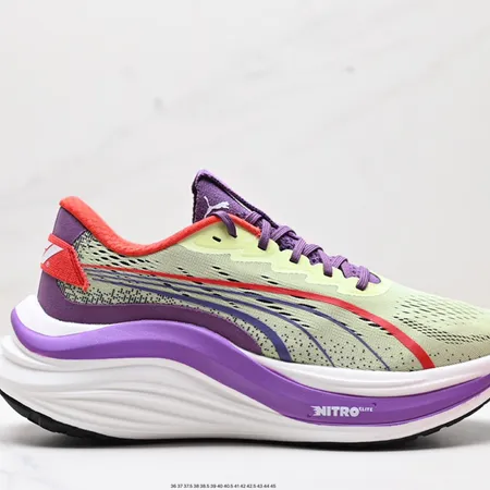 プーマ スニーカー