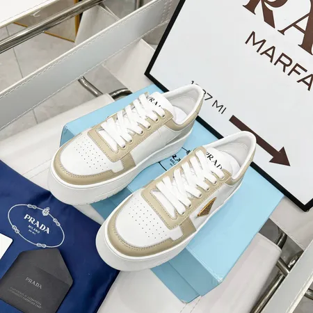 プラダ スニーカー