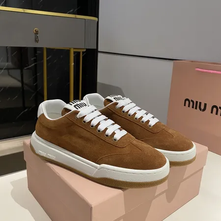 ミュウミュウ カジュアルシューズ