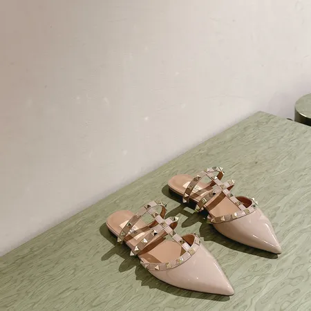 ヴァレンティノ スリッパ