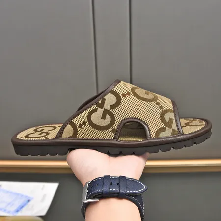 グッチ スリッパ