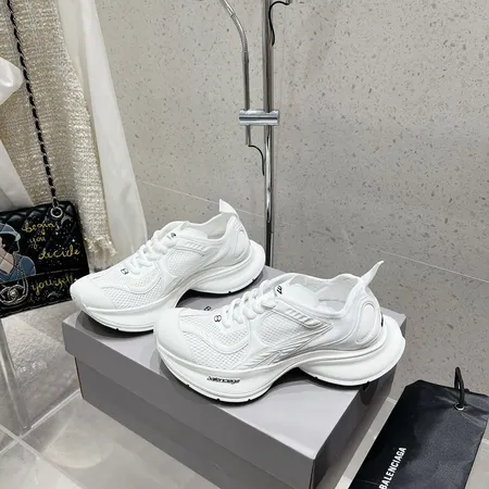 バレンシアガ スニーカー