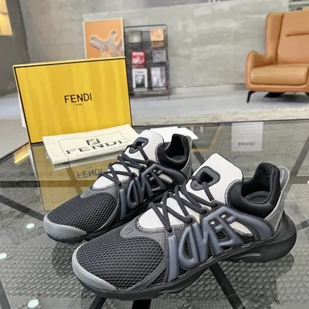 フェンディ スニーカー