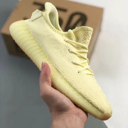 アディダス スニーカー