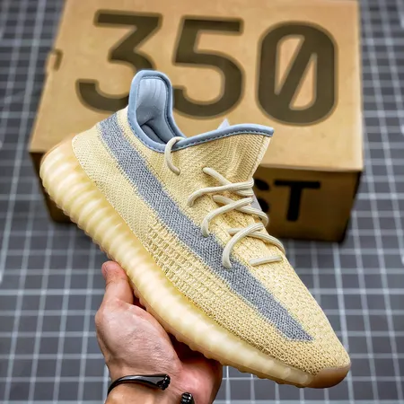 アディダス スニーカー