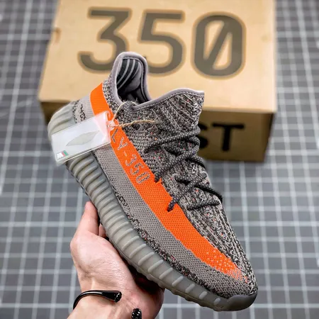 アディダス スニーカー