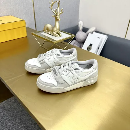 フェンディ カジュアルシューズ