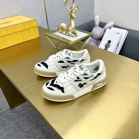 フェンディ カジュアルシューズ