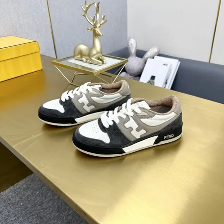 フェンディ カジュアルシューズ