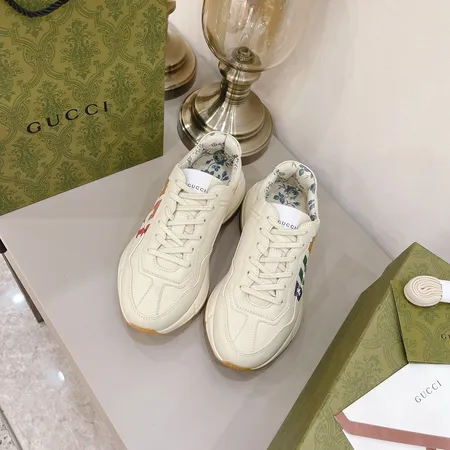グッチ スニーカー