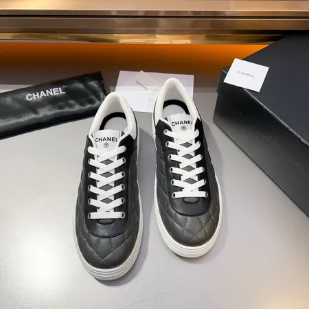 ジバンシィ カジュアルシューズ