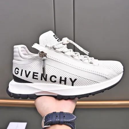 ジバンシィ スニーカー