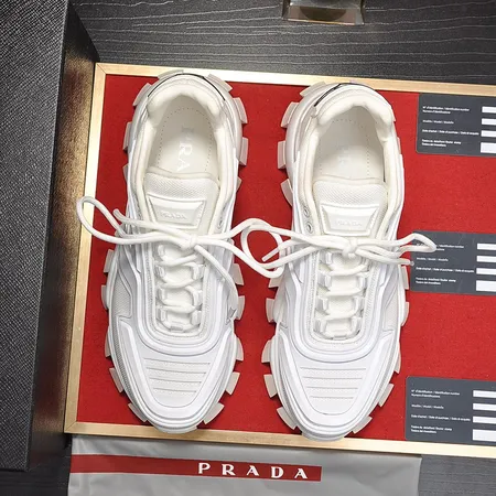 プラダ スニーカー