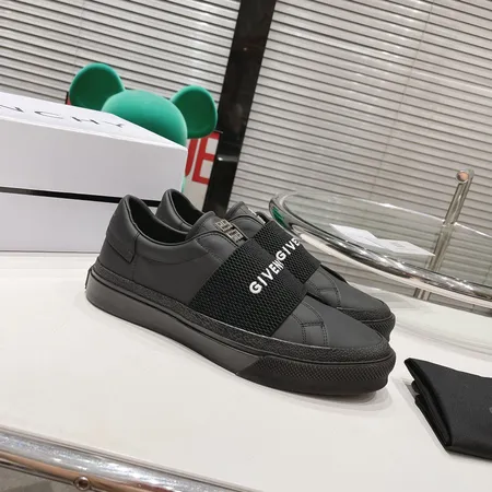 ジバンシィ カジュアルシューズ