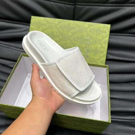グッチ スリッパ