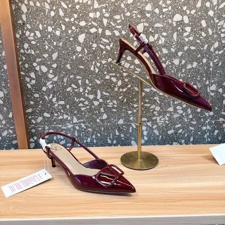 ヴァレンティノ サンダル