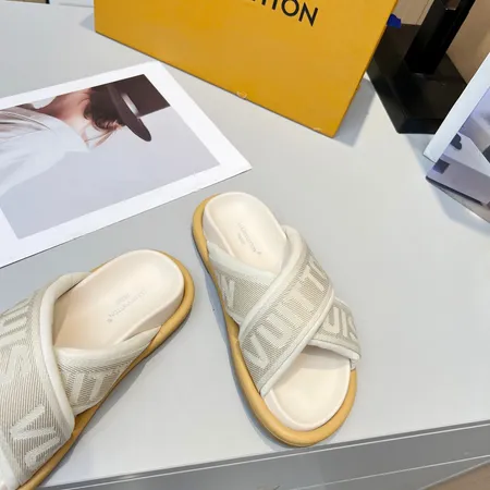 ルイヴィトン スリッパ