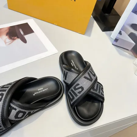 ルイヴィトン スリッパ