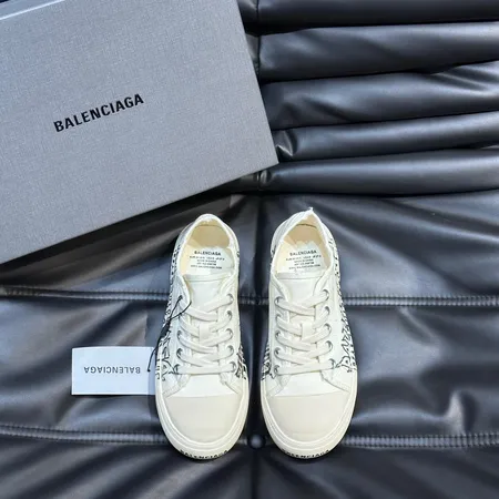 バレンシアガ カジュアルシューズ