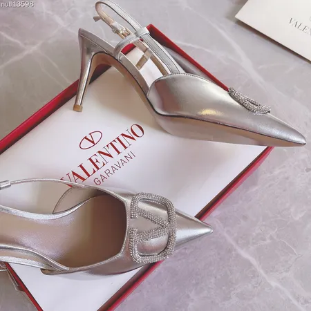 ヴァレンティノ サンダル