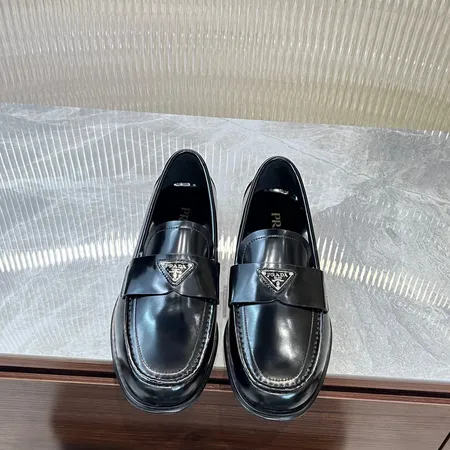 プラダ ビジネスシューズ