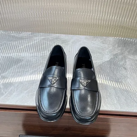 プラダ ビジネスシューズ