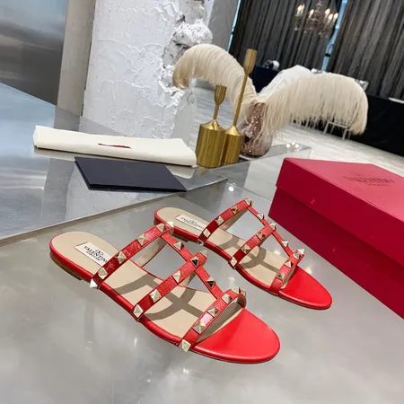 ヴァレンティノ スリッパ