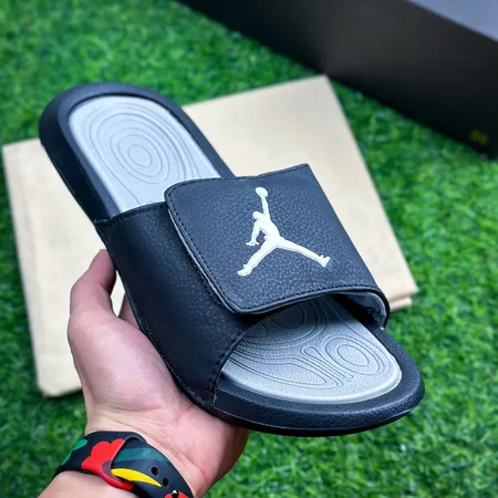 エアジョーダン スリッパ
