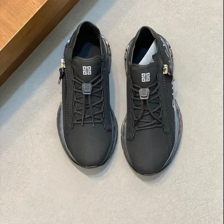 ジバンシィ スニーカー