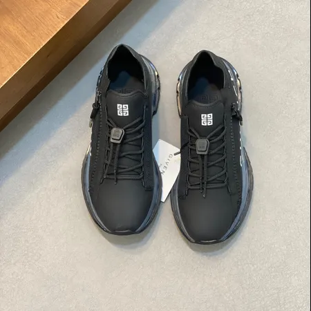 ジバンシィ スニーカー